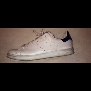 blue and white stan smith adidas shoes